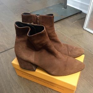 Brown suede Vagabon ankle boots
